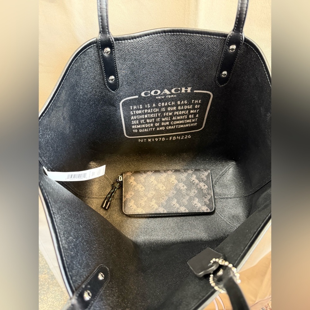Coach x Jay Shells Reversible City Tote + Wallet Horse & Carriage Print - Picture 4 of 7
